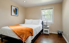 *2Bdr Victorian Home Away From Home - *Central Loc